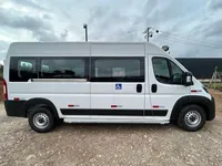 Van de transporte acessível sobre Citroën Jumper, foto 1, transformado pela R&R Veículos Especiais