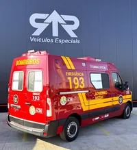 Viatura de bombeiros sobre Renault Master, foto 2, transformado pela R&R Veículos Especiais