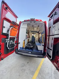Viatura de bombeiros sobre Renault Master, foto 6, transformado pela R&R Veículos Especiais
