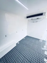 Furgão refrigerado sobre Renault Master, foto 4, transformado pela R&R Veículos Especiais