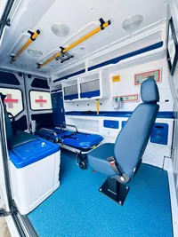 Ambulância de suporte básico sobre Renault Master, foto 4, transformado pela R&R Veículos Especiais